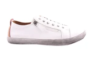 METTY WHITE