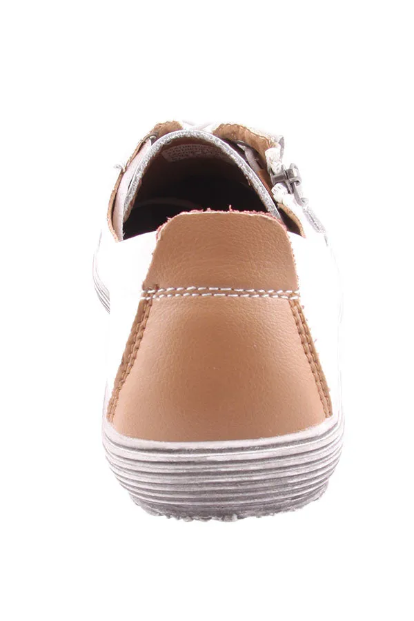 METTY WHITE